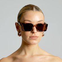 Load image into Gallery viewer, SHADY LADY Paige Sunglasses
