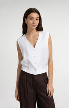 Load image into Gallery viewer, YAYA Sleeveless Blouse with Pleats and Stretch Hem
